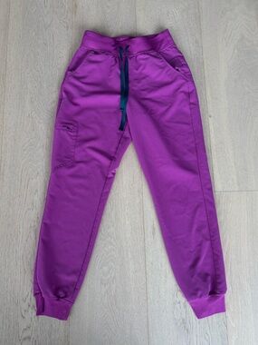 Figs Zamora Jogger Fuchsia Pink